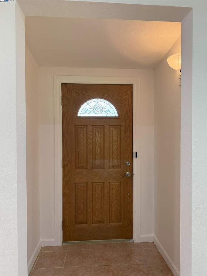 663 Renfrew Rd, El Sobrante, CA 94803