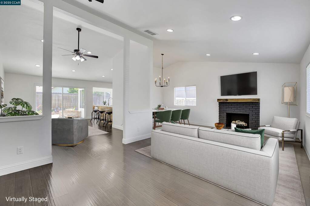 4780 Burgundy Dr, Oakley, CA 94561