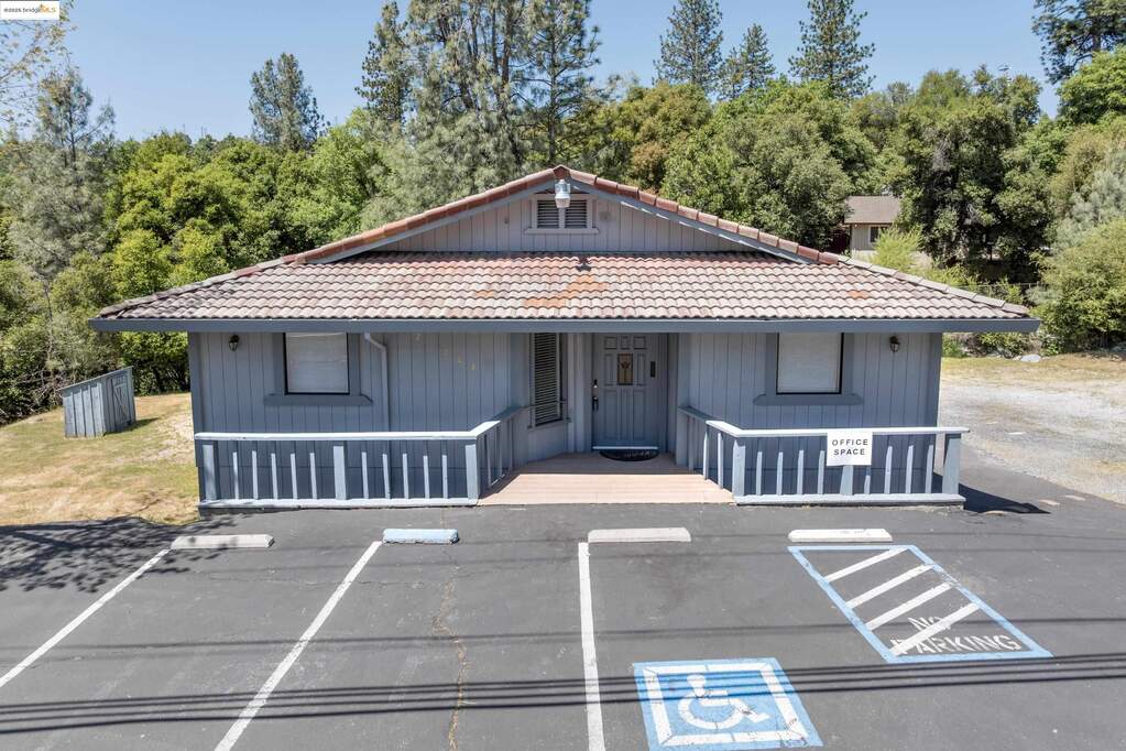 21028 Longeway Rd, Sonora, CA 95370