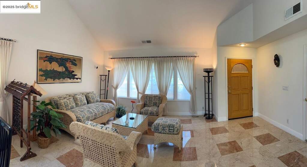 111 Anderson Rd, Alameda, CA 94502