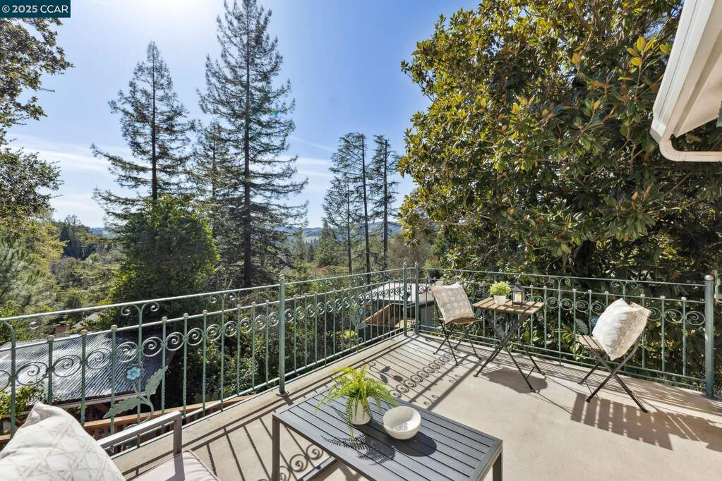 40 Las Palomas, Orinda, CA 94563