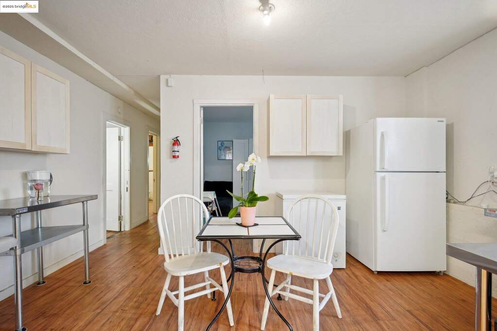7960 Macarthur Blvd, Oakland, CA 94605
