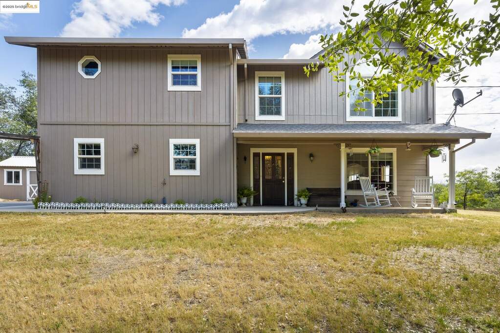 18450 Golden Oaks Dr