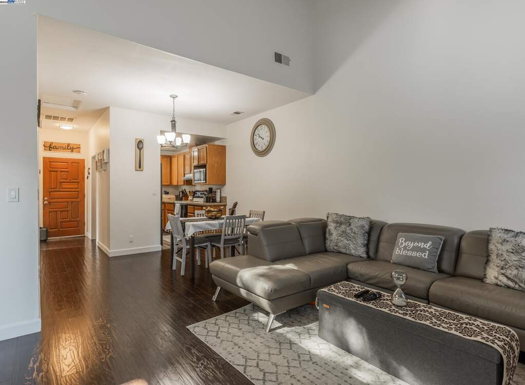 286 Birch Creek Dr, Pleasanton, CA 94566