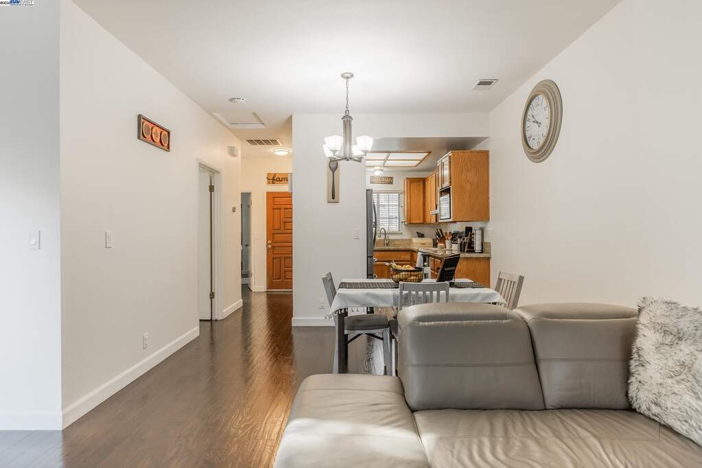 286 Birch Creek Dr, Pleasanton, CA 94566