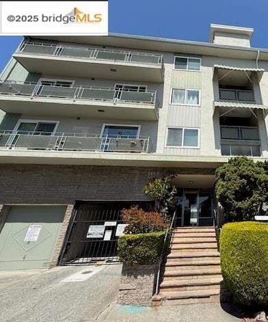 3877 Howe St #210, Oakland, CA 94611