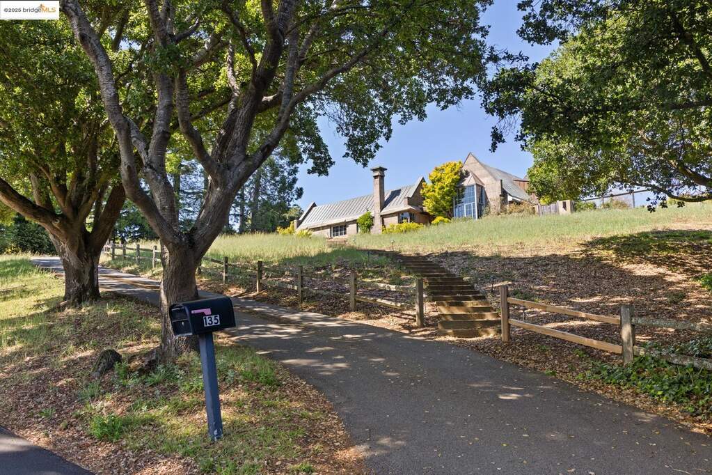 135 Purdue Ave., Kensington, CA 94708