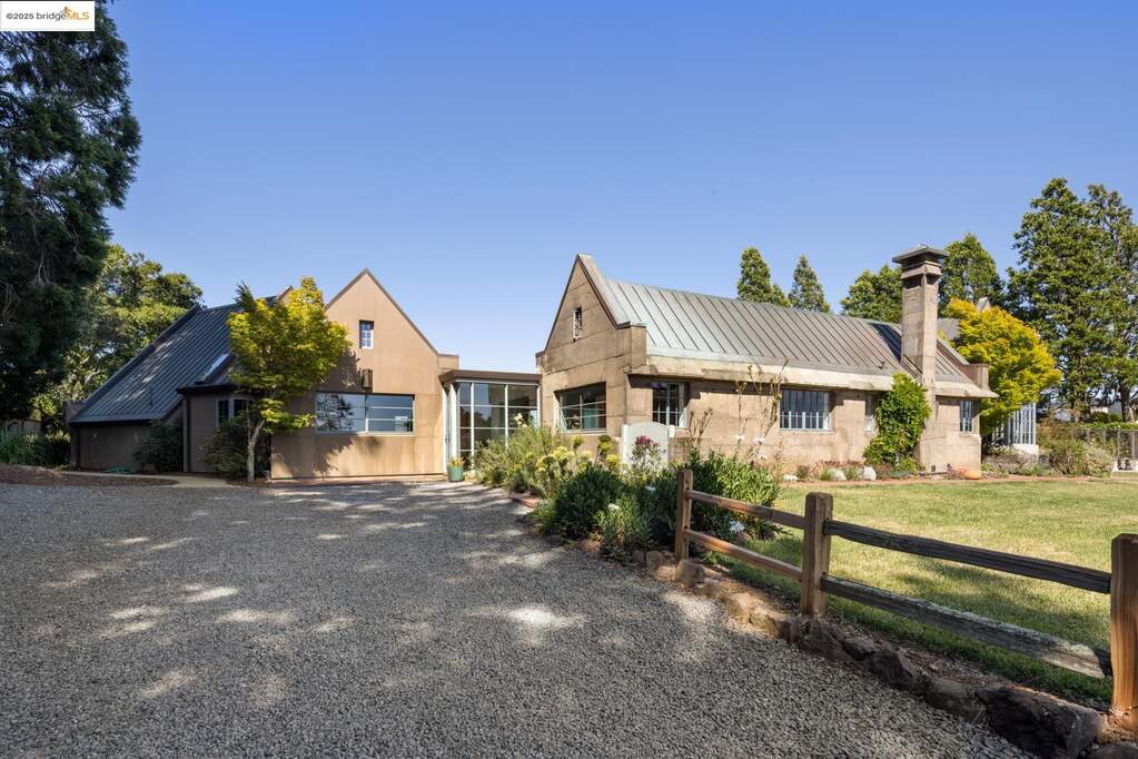 135 Purdue Ave., Kensington, CA 94708