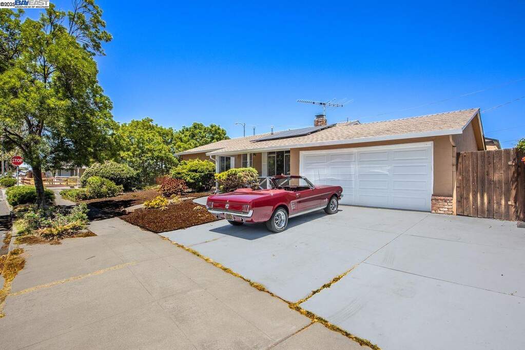 40122 Besco Dr, Fremont, CA 94538