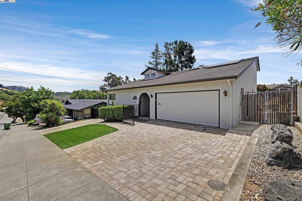 5021 Heyer Ave, Castro Valley, CA 94552