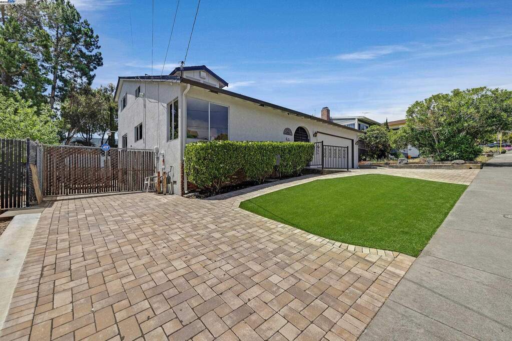 5021 Heyer Ave, Castro Valley, CA 94552