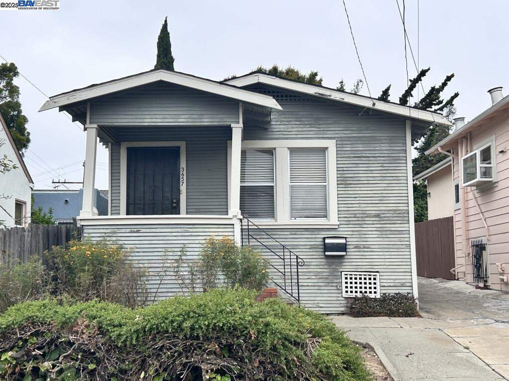 3657 Madrone Ave, Oakland, CA 94619