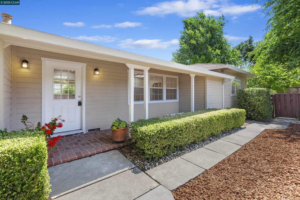 828 Bancroft Rd, Walnut Creek, CA 94598