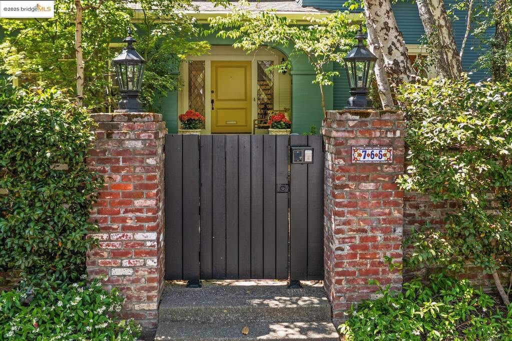 765 University Ave, Palo Alto, CA 94301