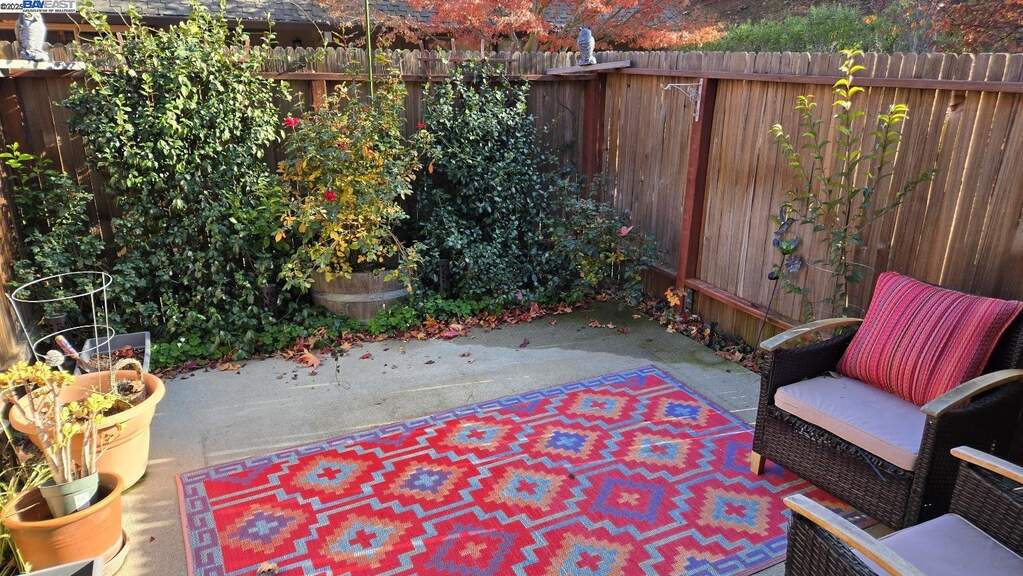1932 Ptarmigan Dr #1, Walnut Creek, CA 94595