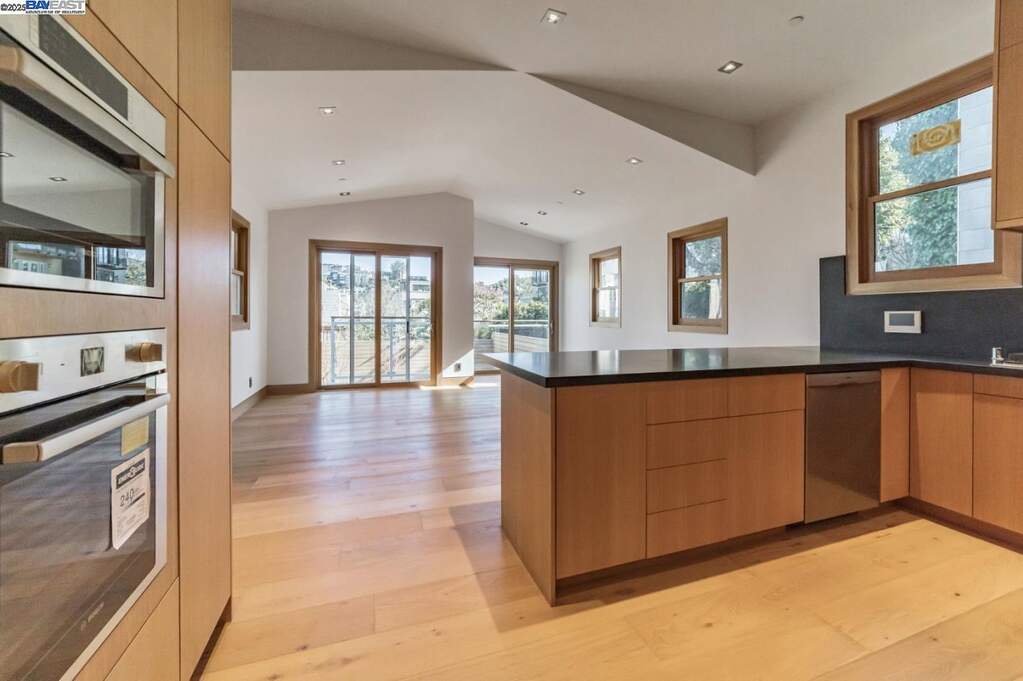 1208 Stanyan St, San Francisco, CA 94117