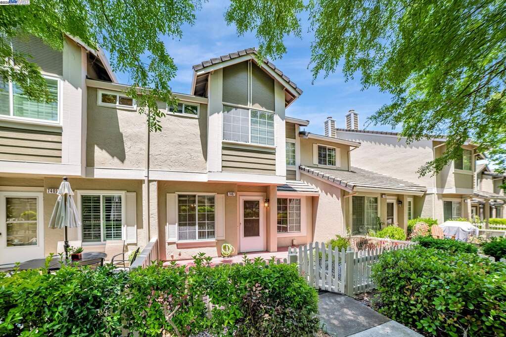 7407 Oxford Cir, Dublin, CA 94568