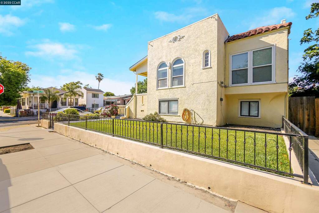 198 W 9th St, Pittsburg, CA 94565