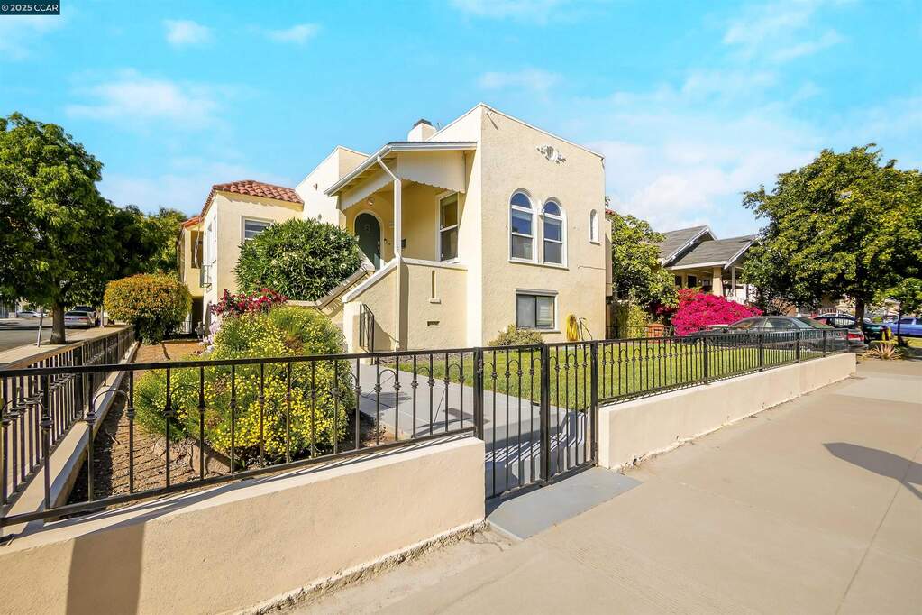 198 W 9th St, Pittsburg, CA 94565