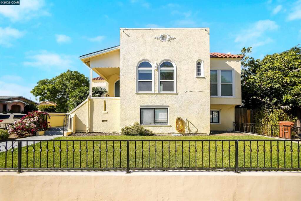 198 W 9th St, Pittsburg, CA 94565