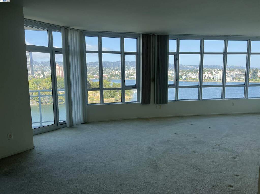 1 Lakeside Dr #821, Oakland, CA 94612