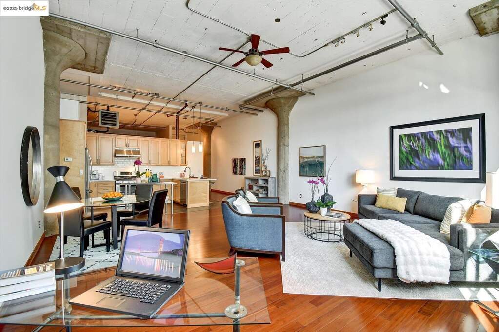 247 4th St #204, Oakland, CA 94607