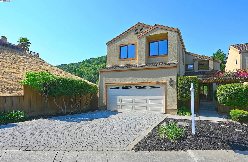 28111 Ziele Creek Dr, Hayward, CA 94542