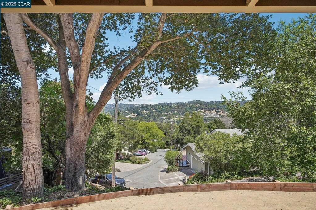 6 Lucille Way, Orinda, CA 94563