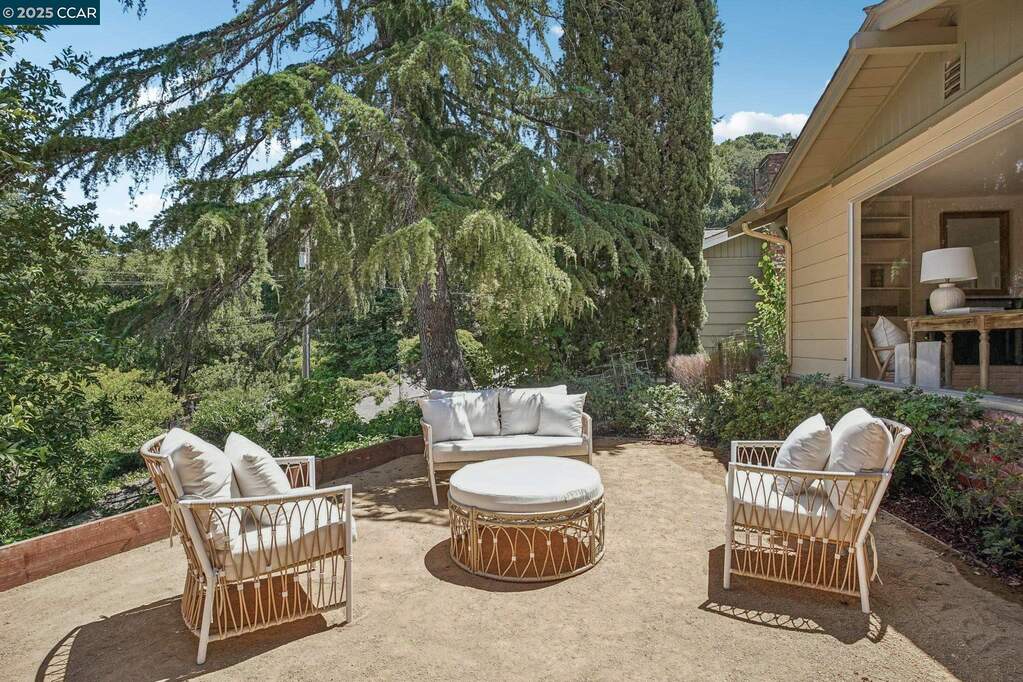 6 Lucille Way, Orinda, CA 94563
