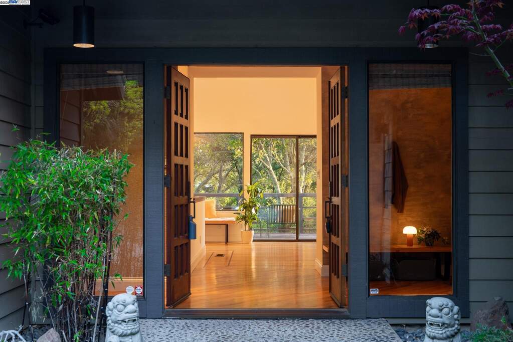 351 El Toyonal, Orinda, CA 94563