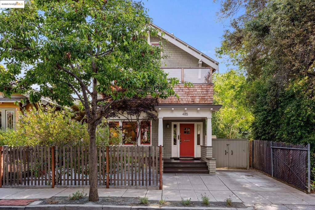 485 Hardy St, Oakland, CA 94618