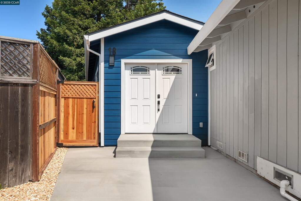 18 Del Sol Ct, Petaluma, CA 94954