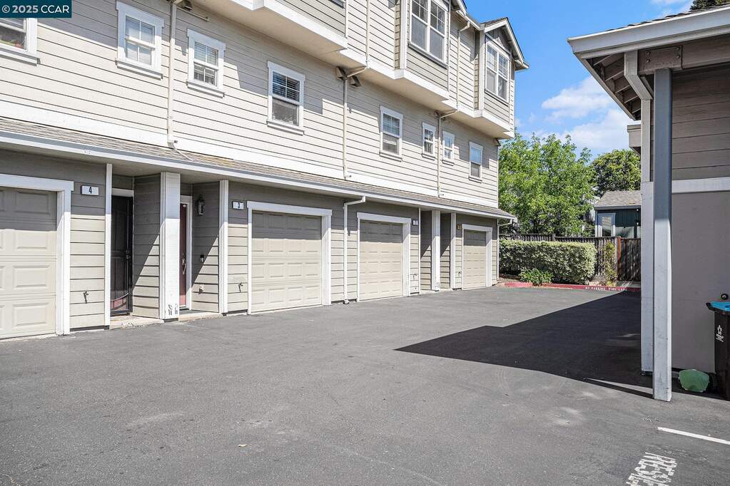 2 Ashford Pl