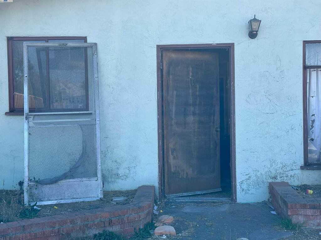 2004 Rancho Road, El Sobrante, CA 94803
