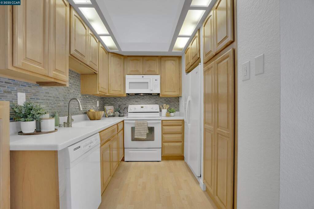 2105 Lost Lake Pl, Martinez, CA 94553