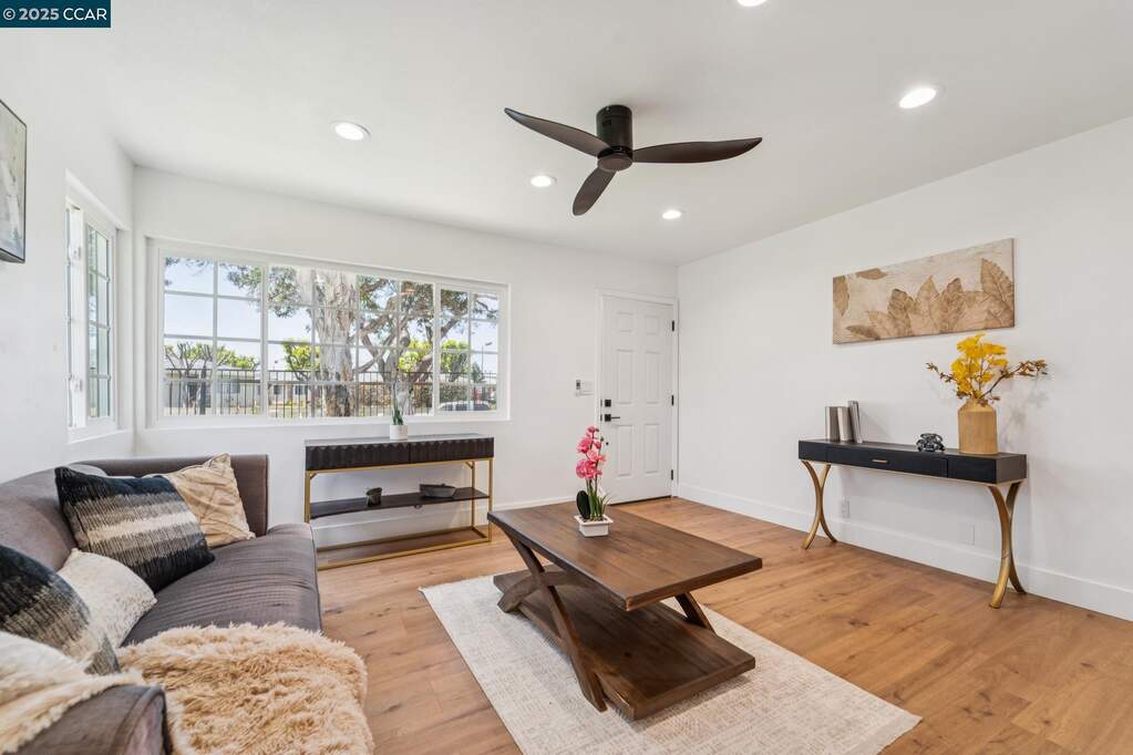 23230 Anchor Avenue #106, Carson, CA 90745
