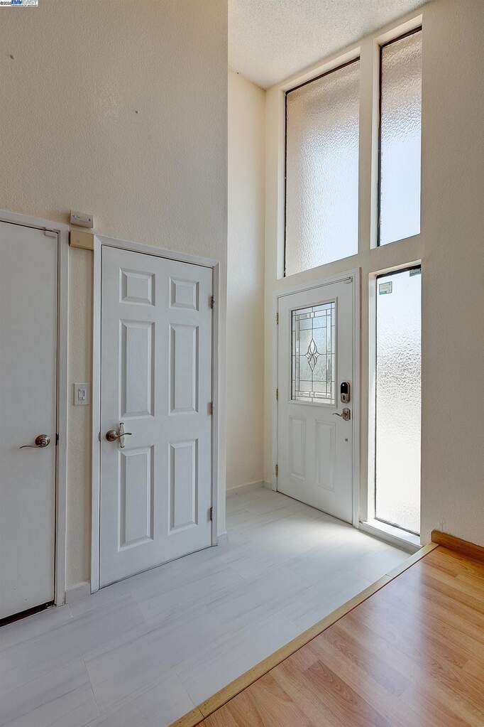 1475 Fry Ln, Hayward, CA 94545