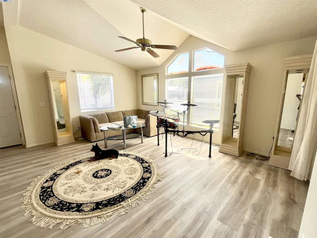 307 Southbay Dr #307, San Jose, CA 95134