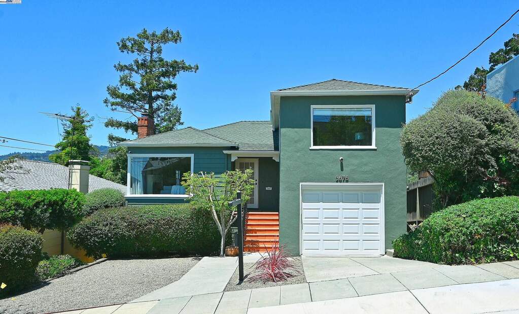3675 Delmont Ave, Oakland, CA 94605