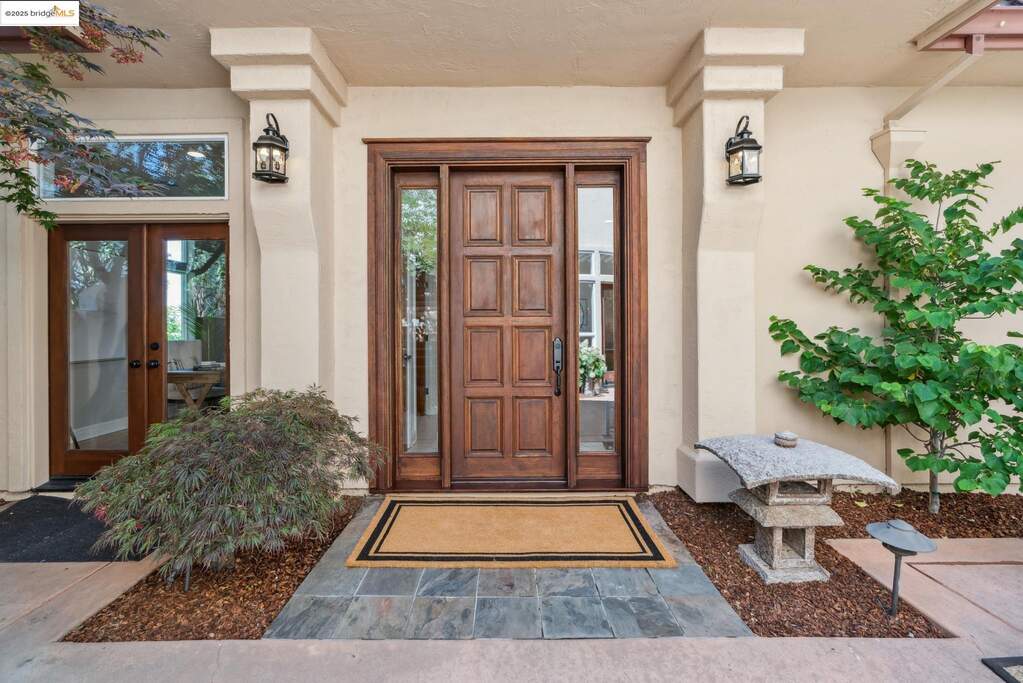 16032 Broadway Ter, Oakland, CA 94611