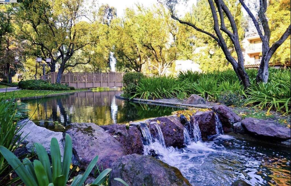 420 N Civic Dr. #407, Walnut Creek, CA 94596