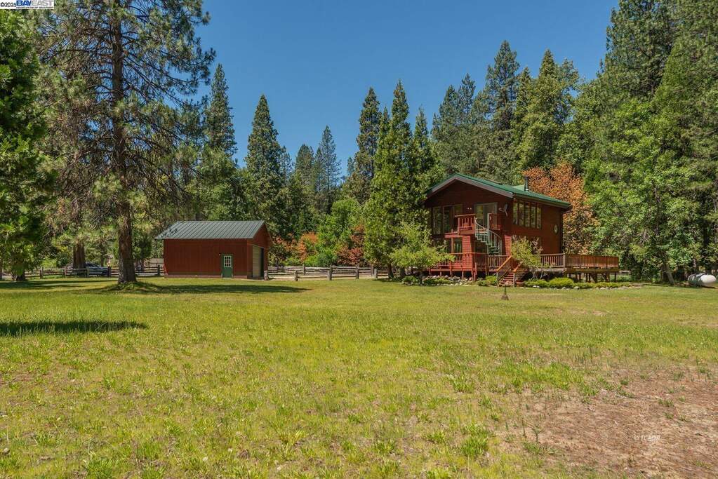 30 Dorleska Ct., Trinity Center, CA 96091