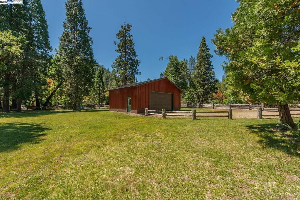 30 Dorleska Ct., Trinity Center, CA 96091