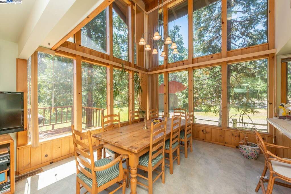 30 Dorleska Ct., Trinity Center, CA 96091