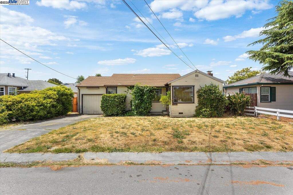 4247 Gem Ave, Castro Valley, CA 94546