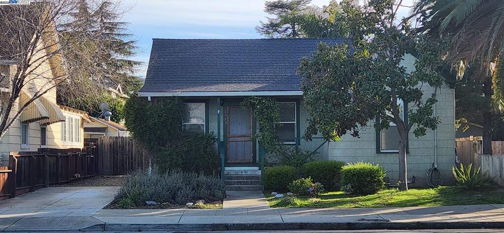 2235 4th St, Livermore, CA 94550