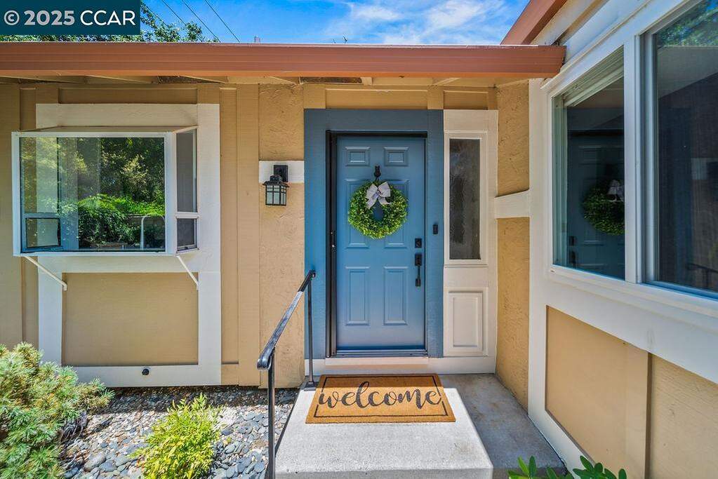 672 Savoy Ct, Walnut Creek, CA 94598