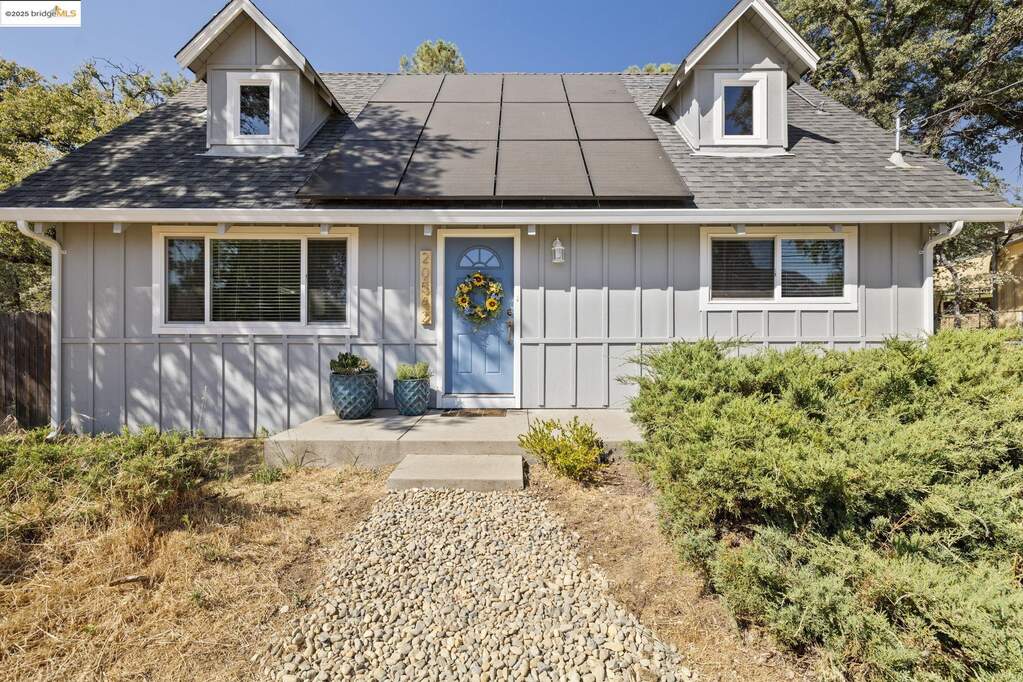 20562 Tanner Dr, Soulsbyville, CA 95372