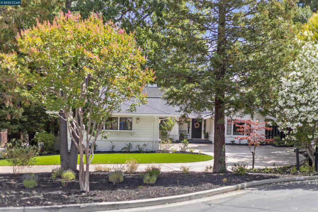195 Whispering Trees Ln, Danville, CA 94526