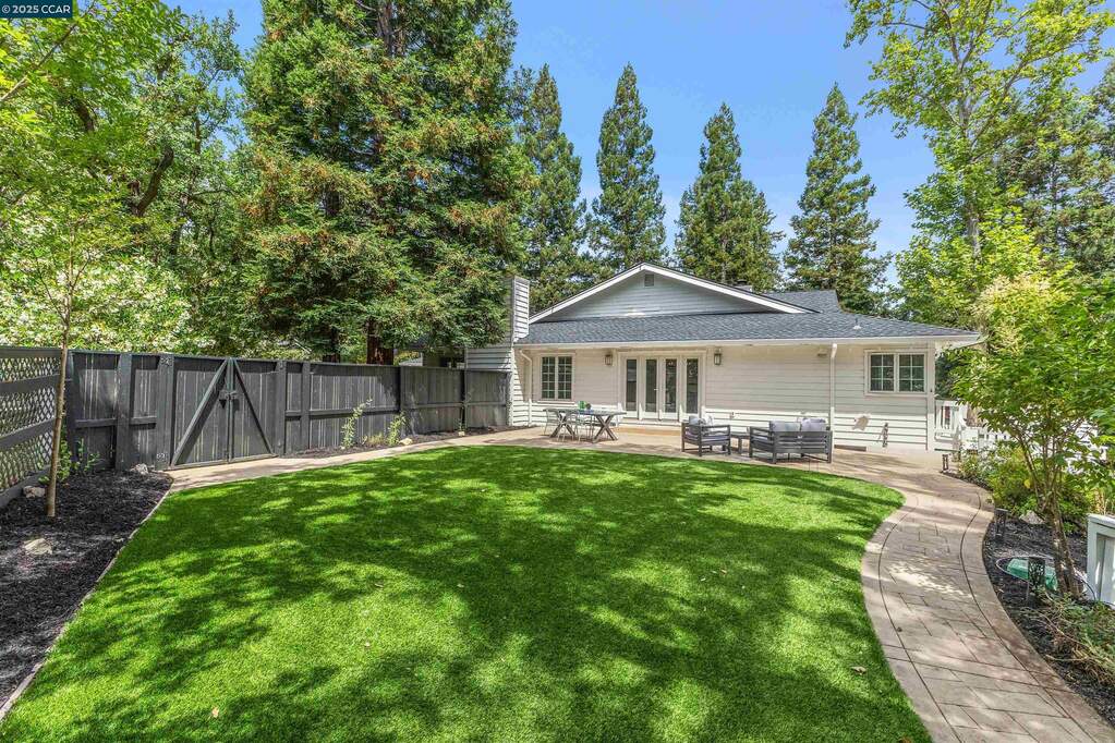 195 Whispering Trees Ln, Danville, CA 94526